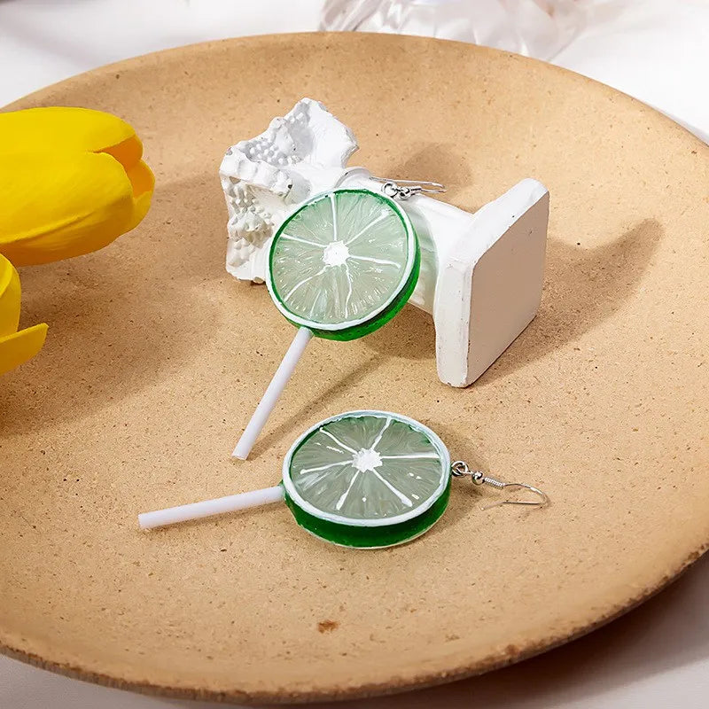 Novos Brincos de Bolo de Morango para Mulheres, Feitos à Mão em Resina, Brincos Bonitos de Limão e Melancia, Presentes de Aniversário para Meninas
