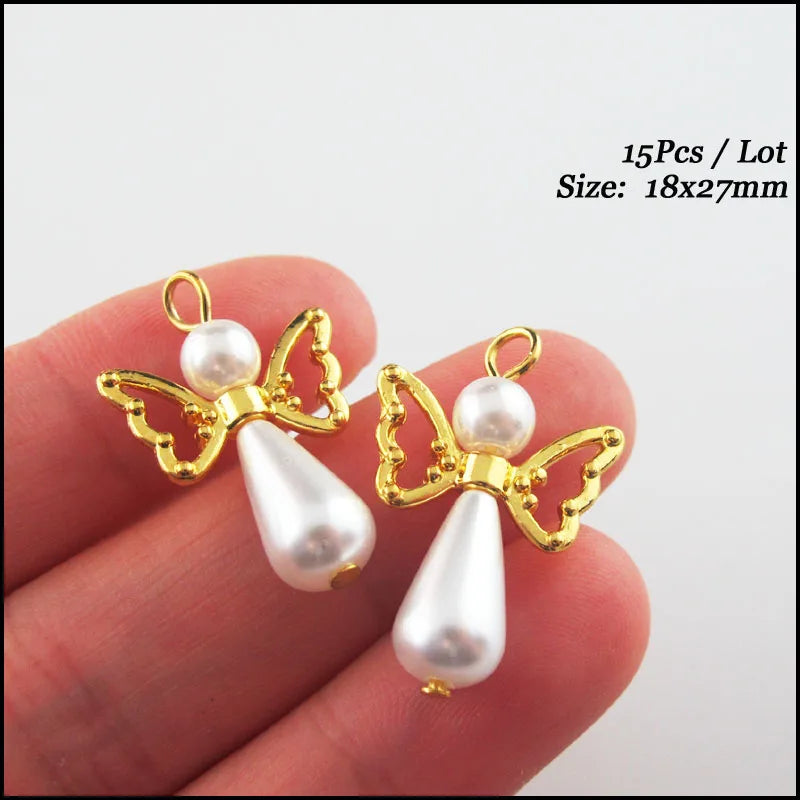 Novos Encantos de Anjo Dançante Coração Branco Pendente em Forma de Gota de Flor com Chifre em Acrílico e Asas Douradas