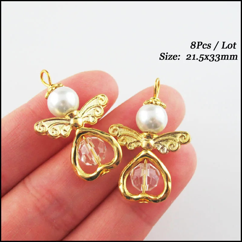 Novos Encantos de Anjo Dançante Coração Branco Pendente em Forma de Gota de Flor com Chifre em Acrílico e Asas Douradas