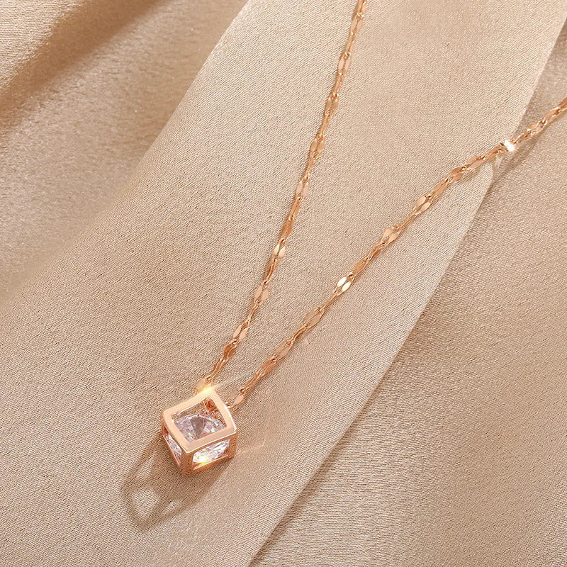 Colar de Pingente de Cristal Zirconia Quadrada Trendy para Mulheres, Moda Coreana, Joias Fêmeas Em Aço Inoxidável, Corrente Clavícula Fina e Linda