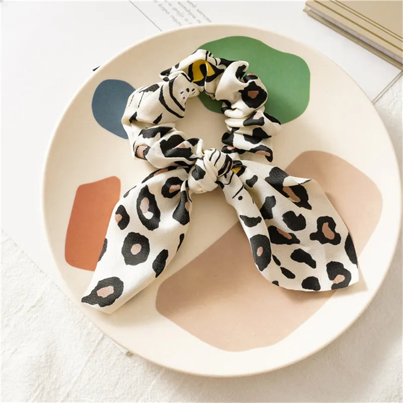 Ruoshui Coelhinhos Lindos Scrunchies Mulher Laços de Cabelo Impressos com Flores, Elásticos para Cabelo, Bandas de Borracha para Cabelo, Acessórios para Coque