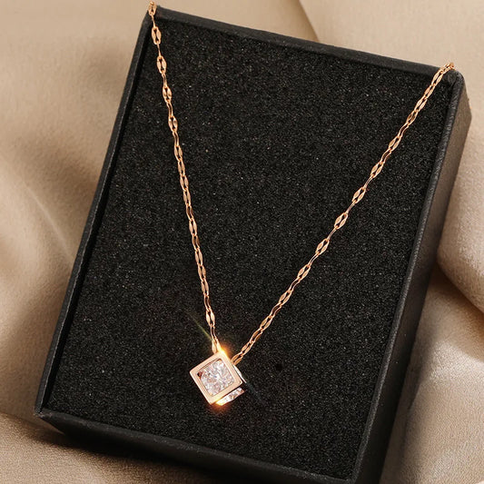 Colar de Pingente de Cristal Zirconia Quadrada Trendy para Mulheres, Moda Coreana, Joias Fêmeas Em Aço Inoxidável, Corrente Clavícula Fina e Linda