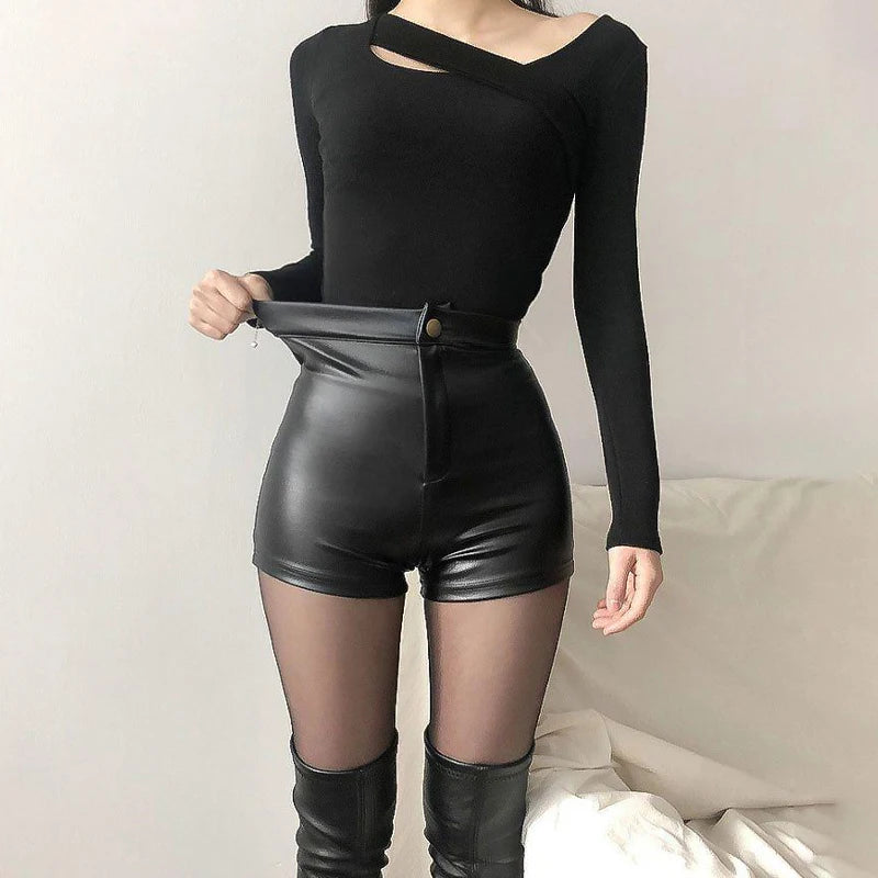 Shorts Casuais de Verão Femininos em Couro Sintético Preto Sexy, Shorts Altos com Cintura Alta no Estilo Goth, Calças Curtas Y2k para Mulheres Quentes