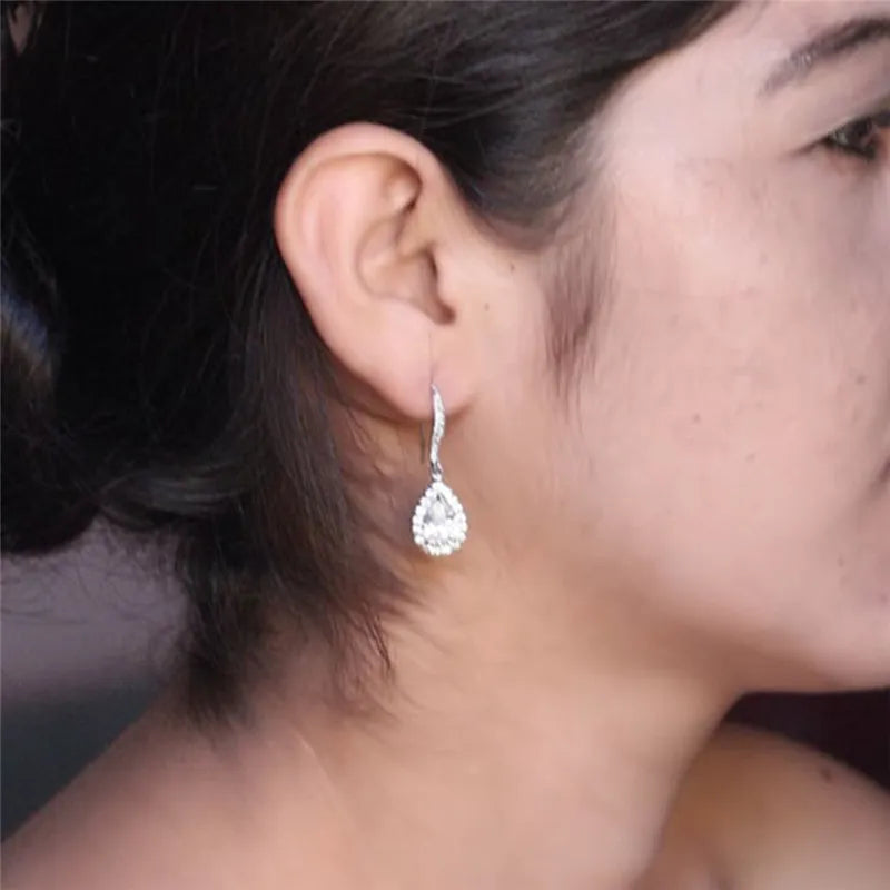 Brinco Clássico Huitan em Gota para Mulheres em Branco/Azul/Roxo com Pedra CZ Acessórios para Casamento, Noivado e Festas Joias Simples e Elegantes