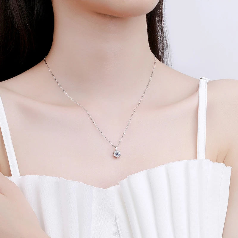 Colar de Pingente de Moissanita em Prata 925 com 6 Garras para Mulheres Design Moderno Cor D VVS Aprovado no Teste de Diamante Joia com caixa GRA