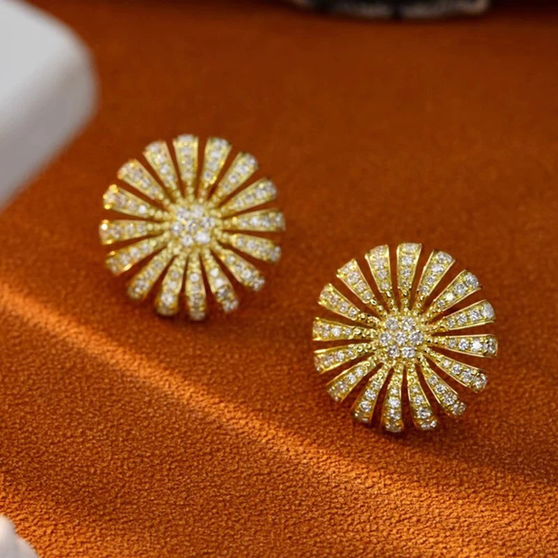 Brincos de Flor Dourada Huitan Elegantes para Mulheres, Joias de Zircônia Brilhante para Compromisso, Acessórios Estéticos de Estudo para Casamento