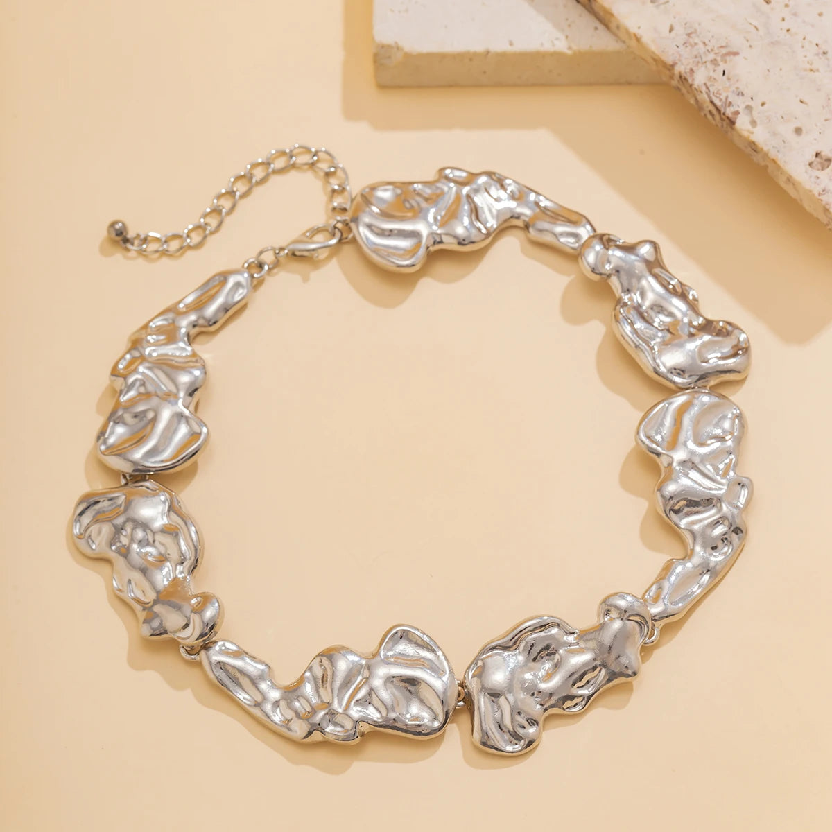 Colar de corrente metálica irregular em forma exagerada para mulheres, colar choker de metal pesado, joia para festa, presente para garotas.