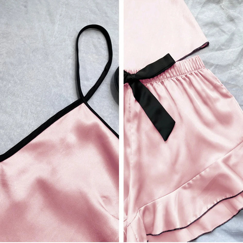 Pijamas femininos de satin lisos com camiseta em V, bordas com babados e shorts com laço. Conjunto de pijamas simples e respirável para casa.