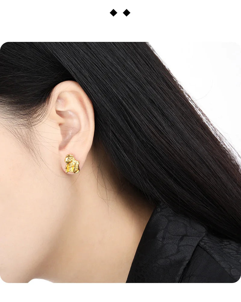 Brincos de Pino Assimétricos em Prata Esterlina S925 com Textura F.I.N.S, Joias Finas Irregulares e Desiguais para Furação de Orelhas, Acessórios Femininos