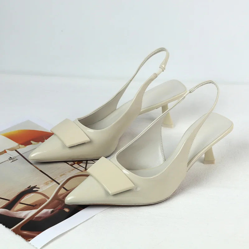 Sapatos de Negócios de Moda para Mulheres Sandálias Slingback Pretas de Couro Laqueado com Design Simples Verão 2025