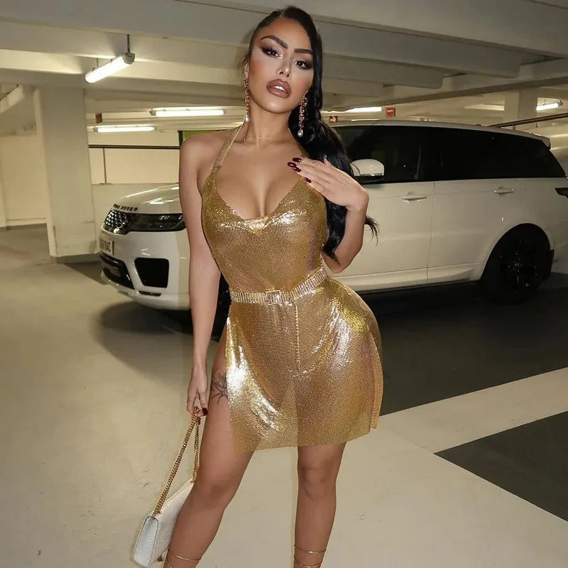 Vestido curto elegante e sexy para mulheres, com decote em V, costas nuas e detalhes de lantejoulas, perfeito para festas e dança.
