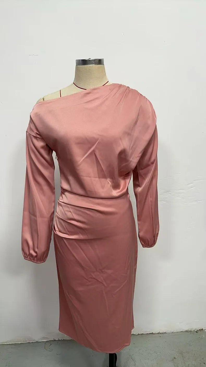 Vestido Feminino Slim Fit de Manga Longa com Decote Redondo e Manga Oca Personalizada Temperamento Novo da Europa 2025