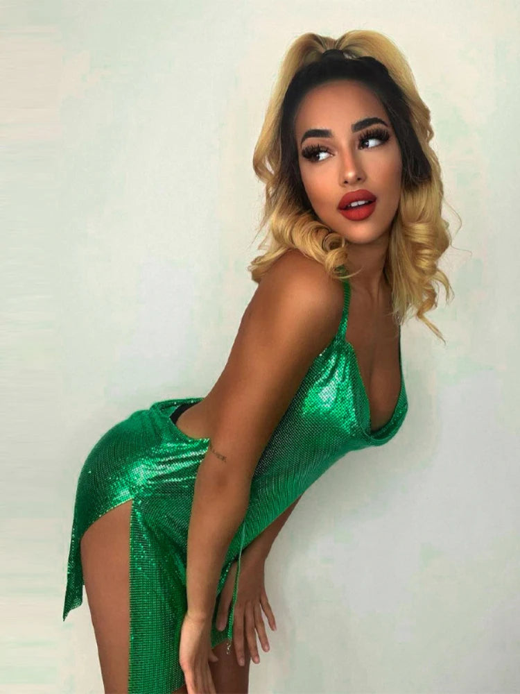 Vestido curto elegante e sexy para mulheres, com decote em V, costas nuas e detalhes de lantejoulas, perfeito para festas e dança.