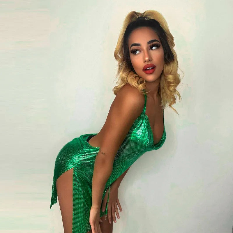 Vestido curto elegante e sexy para mulheres, com decote em V, costas nuas e detalhes de lantejoulas, perfeito para festas e dança.