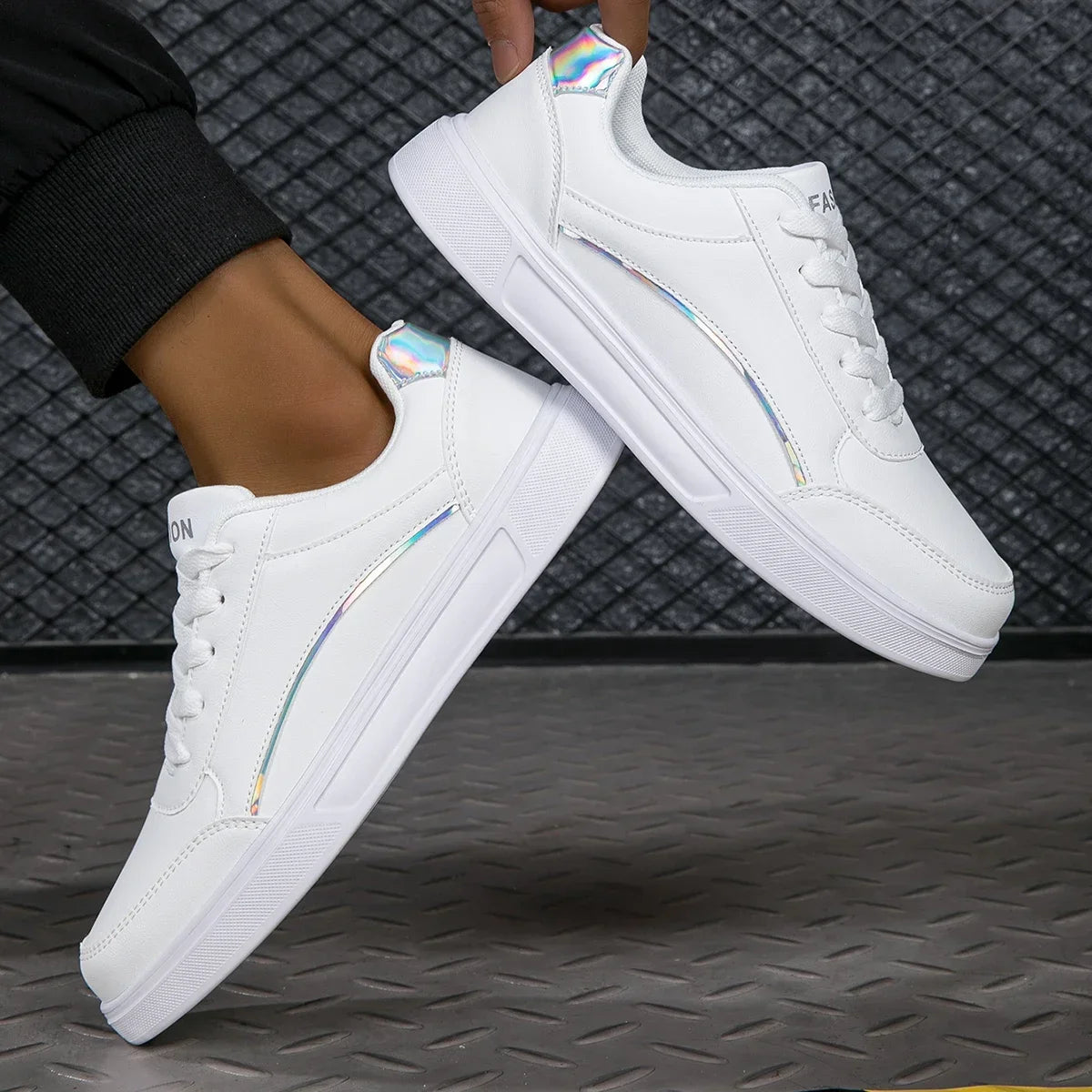Tênis Casuais Femininos MAEDEF Novos Brancos Tênis Vulcanizado Respirável com Cadena Plataforma Feminina Sapatos Flats