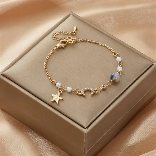 Pulseira de Pérola da Lua Coreana Romântica para Mulheres, Elegante e Exquisita, com Encanto de Estrela e Coração, Braceletes de Cadeia para o Natal.
