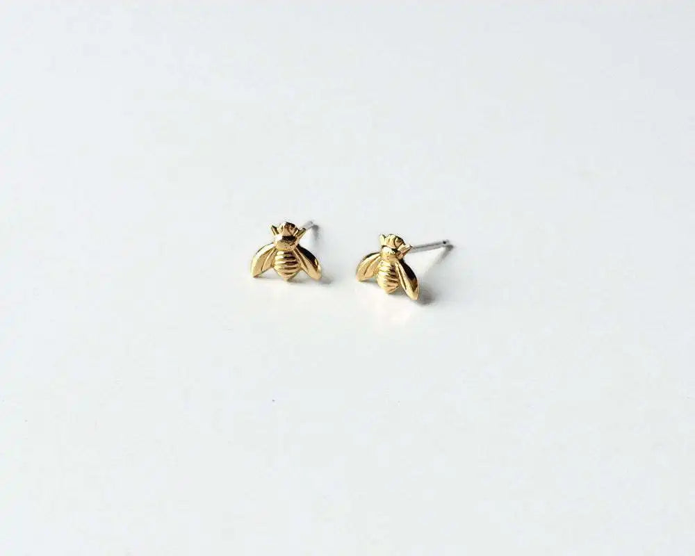 Brincos de Estudo de Inseto Fashion Cute - Brincos de Abelha Bumble Pequenos em Cor Dourada, Mini Rainha Abelha, Acessórios de Joias para Mulheres em Festa