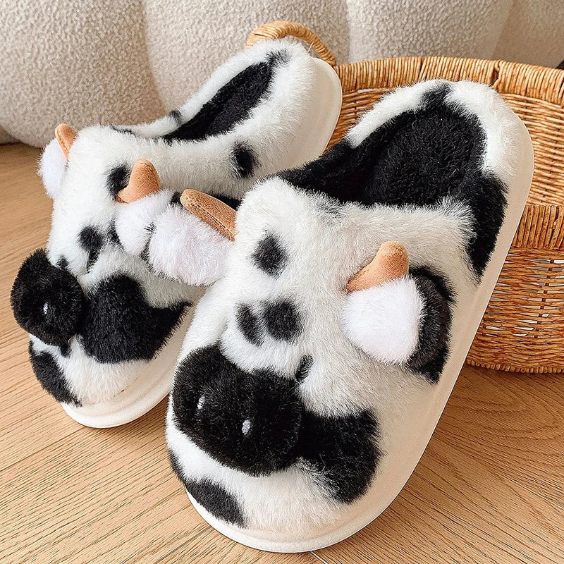 Pantufas de vaca de pelúcia para o inverno novo 2024, mulheres, slides de casa antiderrapantes, sapatos femininos macios com cobertura para os dedos, sapatilhas de algodão para o lar.
