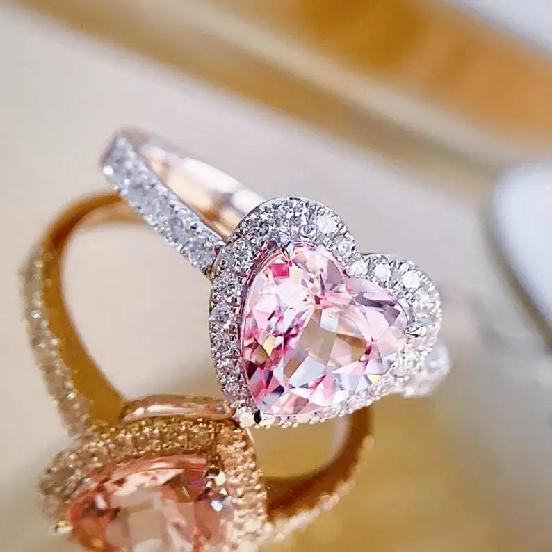 Novo anel de zircônia em liga de moda rosa com amor inlay, joia de noivado feminina