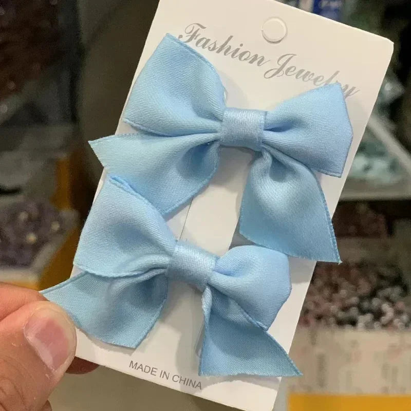 Conjunto com 2 peças de presilhas de cabelo com laços vermelhos para meninas, laços de fita feitos à mão, grampos de cabelo, acessórios de cabelo para o Ano Novo e Natal.