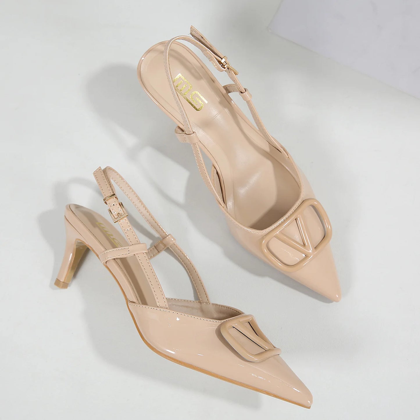 Sandália Feminina KM-ROYA 2025 de Luxo com Fivela de Qualidade, Salto Médio de 6CM/2.4polegadas, Sapatos de Vestido, Sapatos Tipo Pump, Sandálias Femininas para Uso Externo