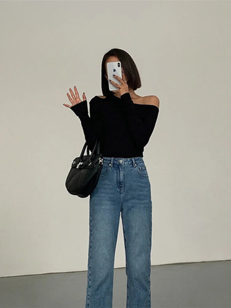 Camisetas Femininas de Manga Longa com Gola Assimétrica Off-Shoulder, Nova Coleção Primavera, Slim Fit, Top Cropped Sexy com Recortes