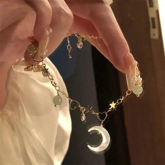 Pulseira de Pérola da Lua Coreana Romântica para Mulheres, Elegante e Exquisita, com Encanto de Estrela e Coração, Braceletes de Cadeia para o Natal.