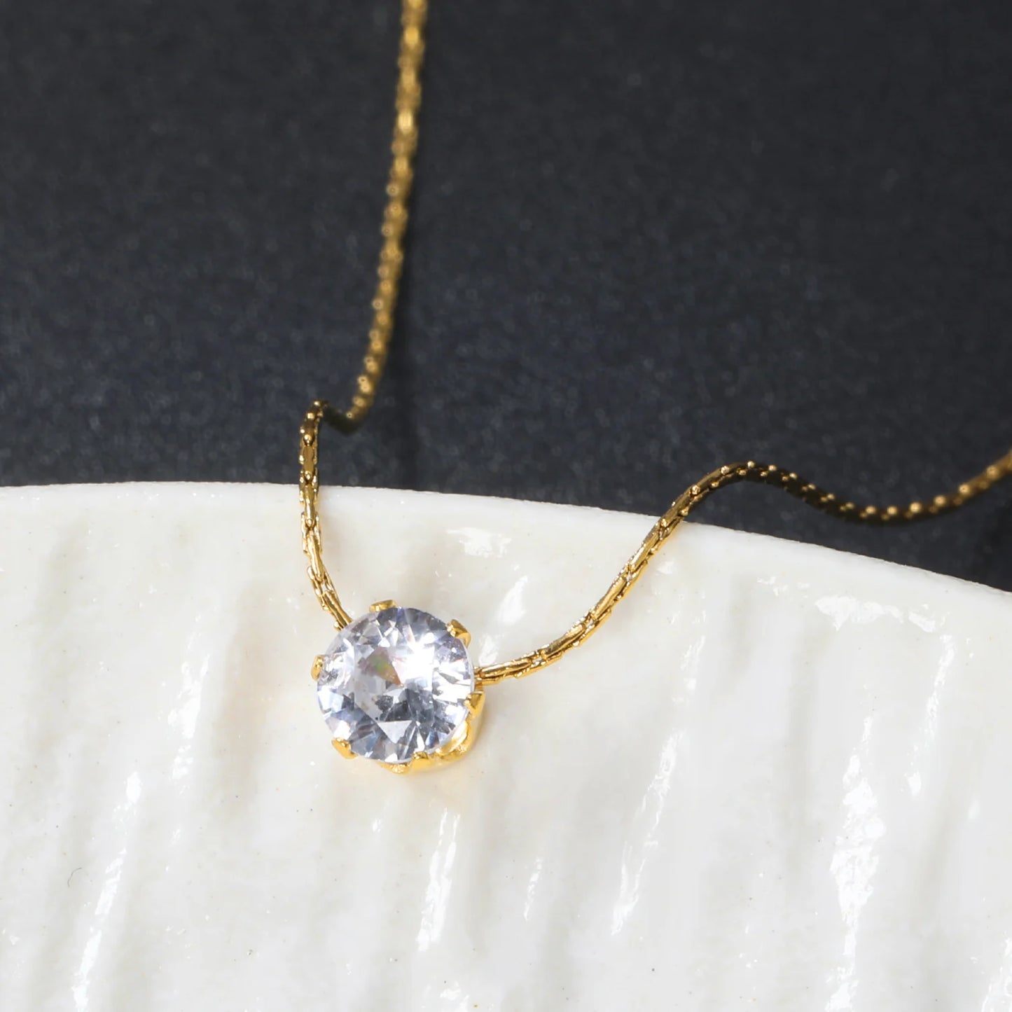 Colar de Pingente Redondo de Zirconia Cúbica de Aço Inoxidável ASONSTEEL para Mulheres, Joias Minimalistas Charmosas, Design Brilhante como Presente
