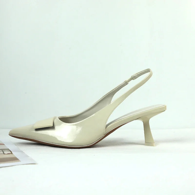 Sapatos de Negócios de Moda para Mulheres Sandálias Slingback Pretas de Couro Laqueado com Design Simples Verão 2025