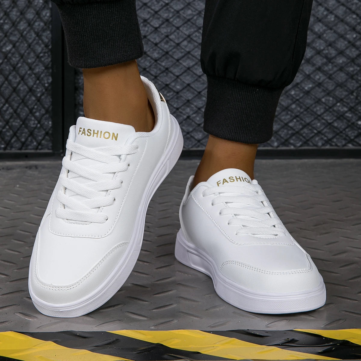 Tênis Casuais Femininos MAEDEF Novos Brancos Tênis Vulcanizado Respirável com Cadena Plataforma Feminina Sapatos Flats