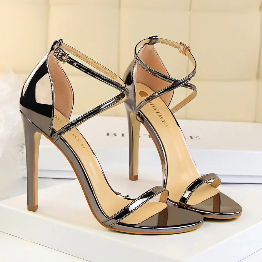Sandálias gladiadoras femininas com salto alto de 8cm e 11cm, rasteirinhas de verão, sapatos stiletto de stripper em ouro champanhe.