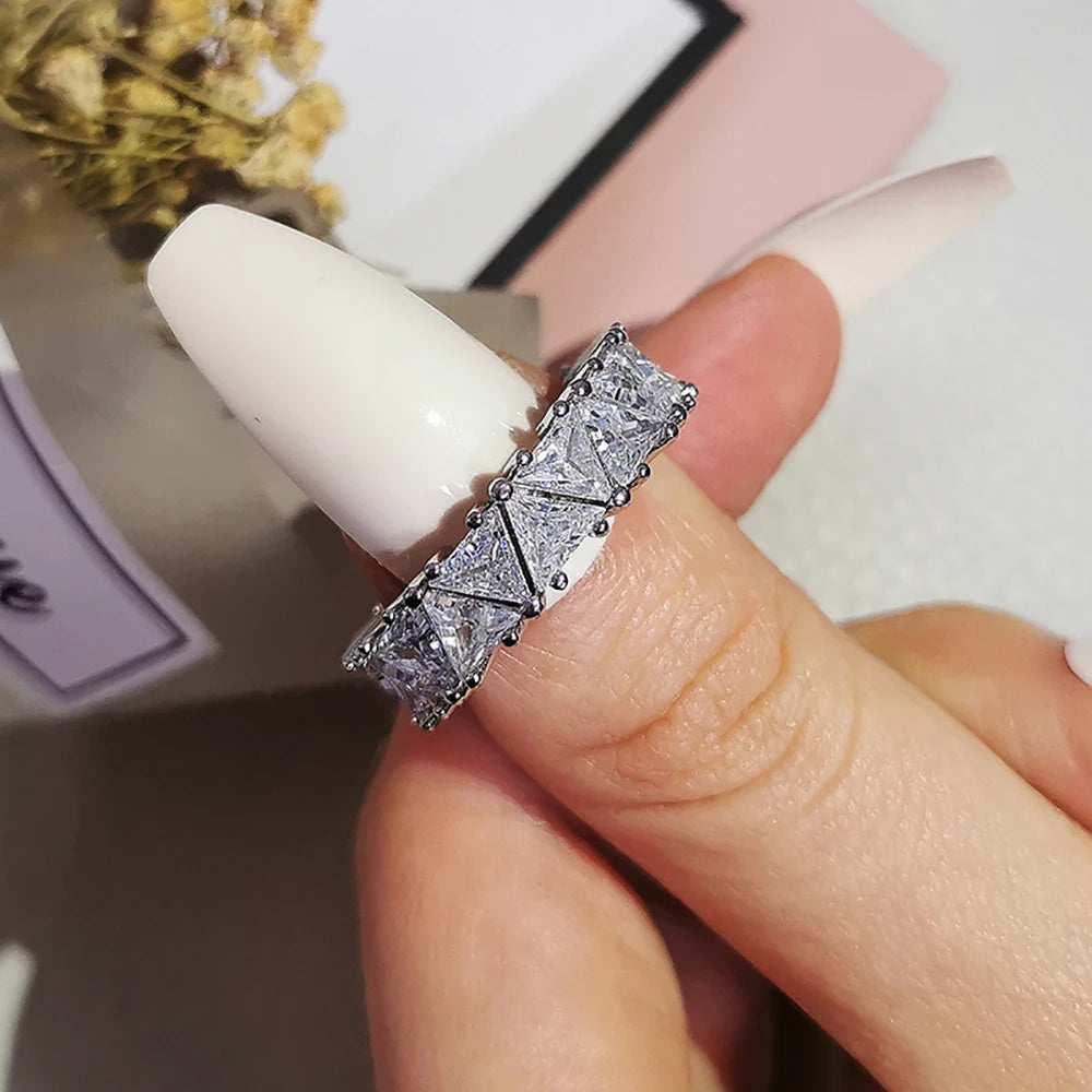 Anel Eternity Band de Cor Prata Luxuosa 2024 para Mulheres - Presente de Aniversário, Joias no Atacado R6505