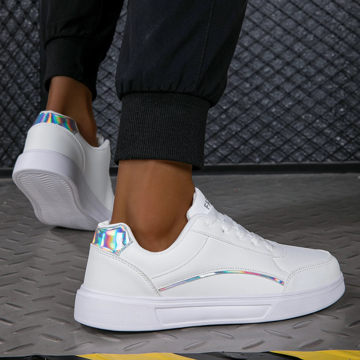 Tênis Casuais Femininos MAEDEF Novos Brancos Tênis Vulcanizado Respirável com Cadena Plataforma Feminina Sapatos Flats