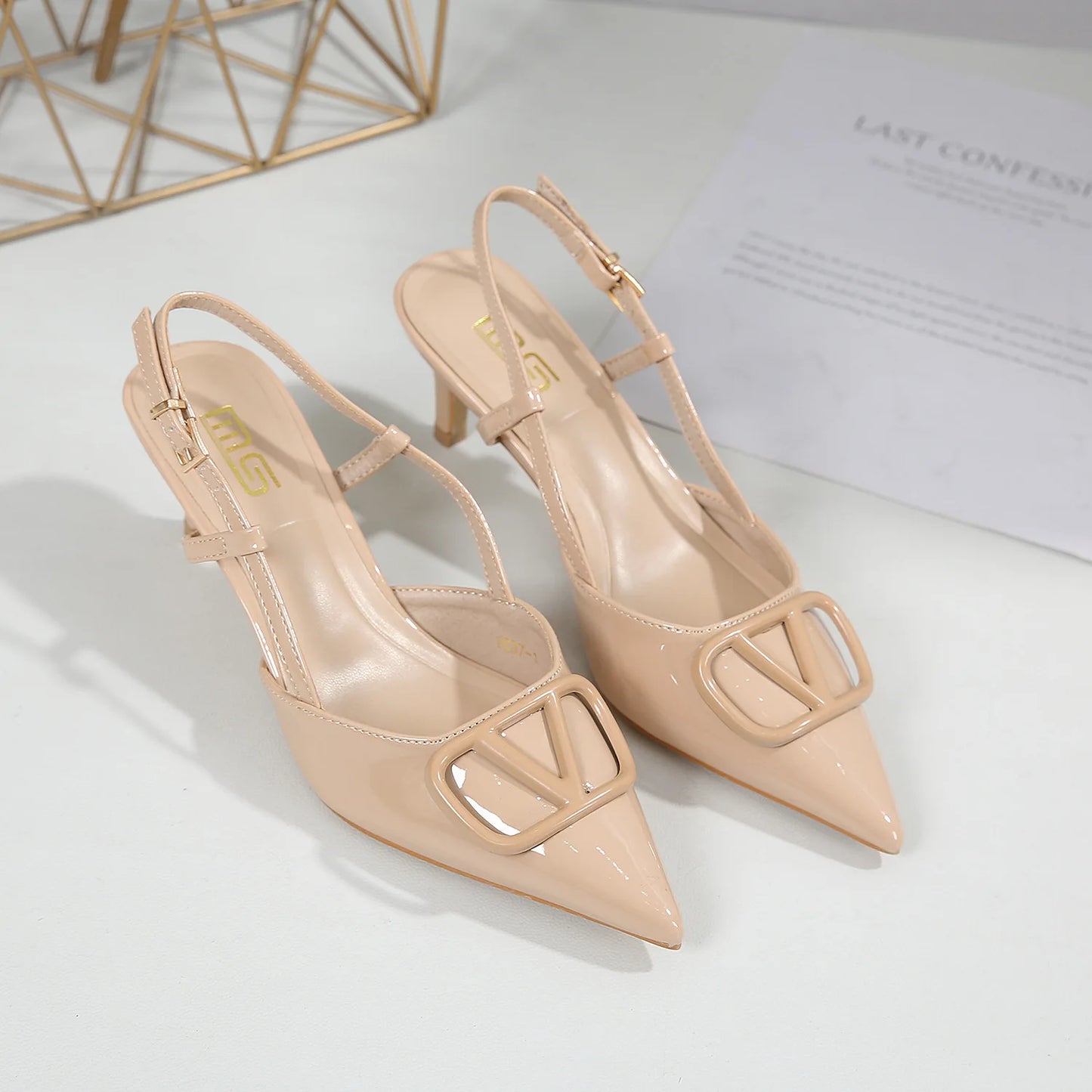 Sandália Feminina KM-ROYA 2025 de Luxo com Fivela de Qualidade, Salto Médio de 6CM/2.4polegadas, Sapatos de Vestido, Sapatos Tipo Pump, Sandálias Femininas para Uso Externo