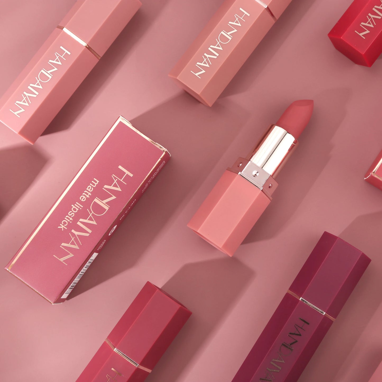Batom Matte em 6 Cores, Sem Desbotar, Não Gruda no Copo, Acabamento Veludo de Longa Duração, Cor de Lábios Matte Suave e Resistente à Água, à Prova de Borro