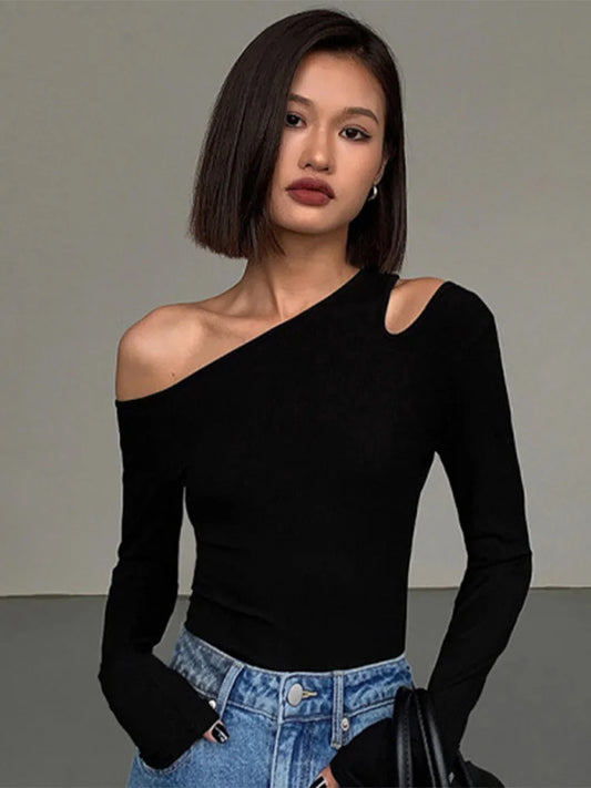 Camisetas Femininas de Manga Longa com Gola Assimétrica Off-Shoulder, Nova Coleção Primavera, Slim Fit, Top Cropped Sexy com Recortes