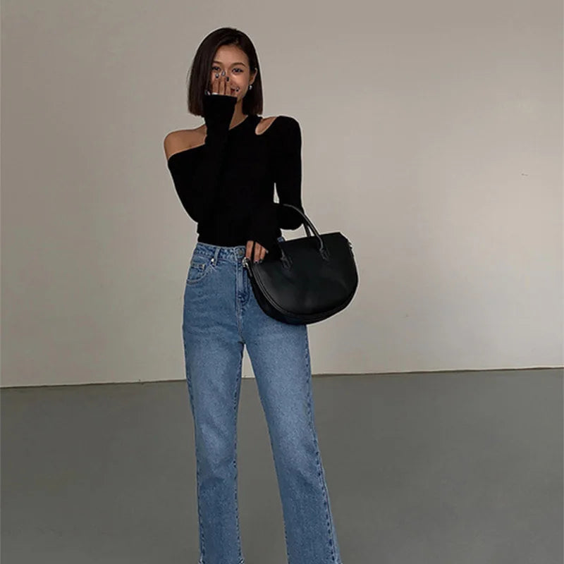 Camisetas Femininas de Manga Longa com Gola Assimétrica Off-Shoulder, Nova Coleção Primavera, Slim Fit, Top Cropped Sexy com Recortes