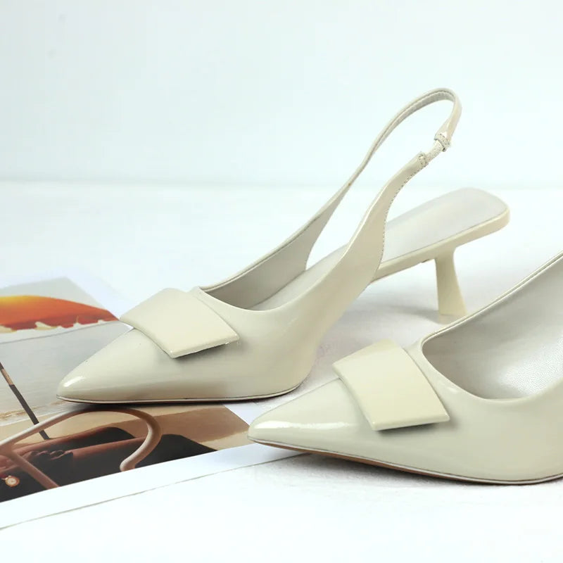 Sapatos de Negócios de Moda para Mulheres Sandálias Slingback Pretas de Couro Laqueado com Design Simples Verão 2025