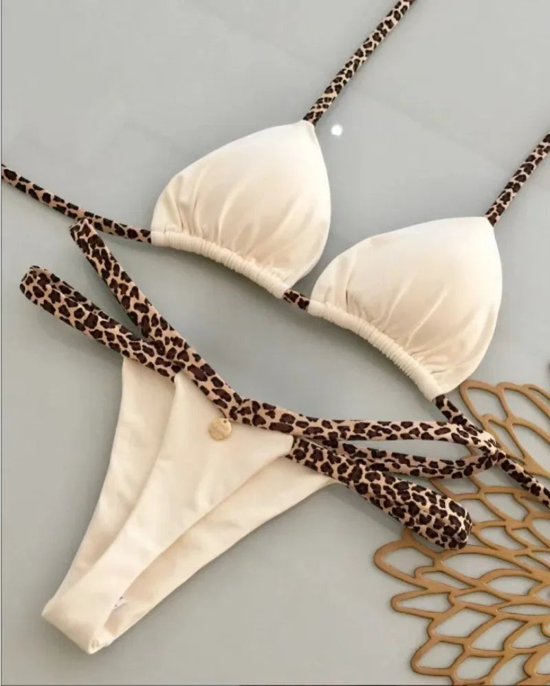 Biquíni sexy de briefs divididos novos, maiô de praia feminino, férias no Brasil