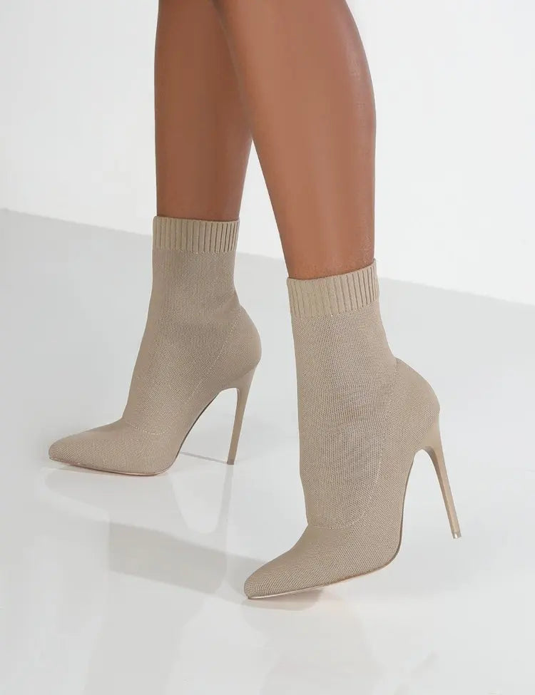 Botas de cano curto para mulheres em tecido elástico de luxo, botas de salto alto para dançarinas exóticas, stilettos femininos, bota de bico fino para outono e inverno.
