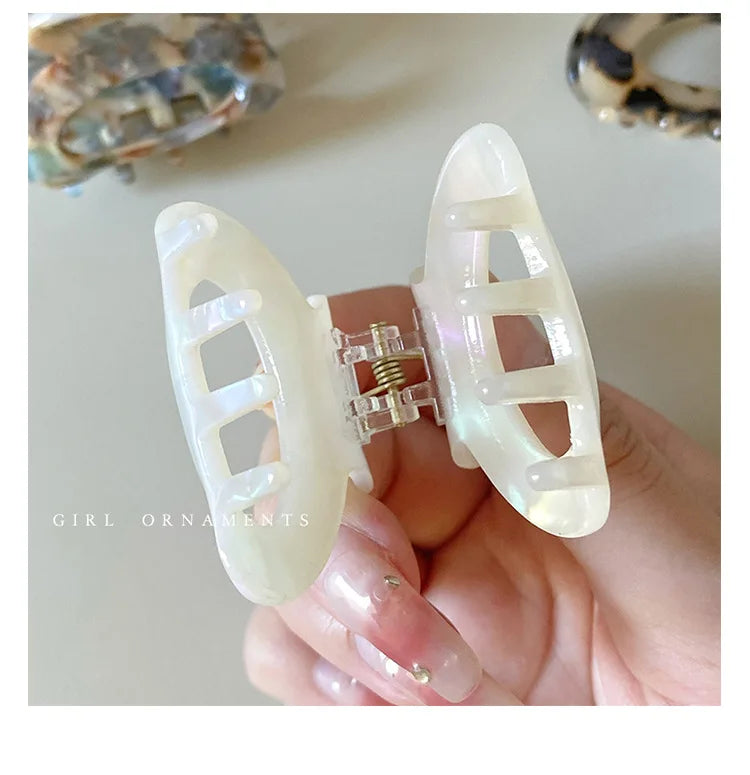 Clips de cabelo para mulheres novos em 2022, pequenos, de 4,5 cm, em acetato. Elegantes, coloridos e com design vazado. Acessórios de cabelo para meninas.