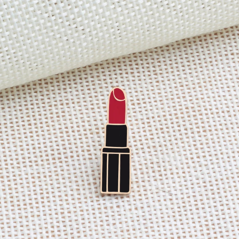 Meninas Sexy Lábios Vermelhos e Alfinetes de Esmalte de Batom, Charme Feminino, Broches de Metal, Pin de Lapela para Casaco, Chapéu, Bolsa, Pins Distintivos, Acessórios de Joias, Presente