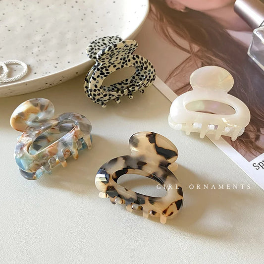 Clips de cabelo para mulheres novos em 2022, pequenos, de 4,5 cm, em acetato. Elegantes, coloridos e com design vazado. Acessórios de cabelo para meninas.