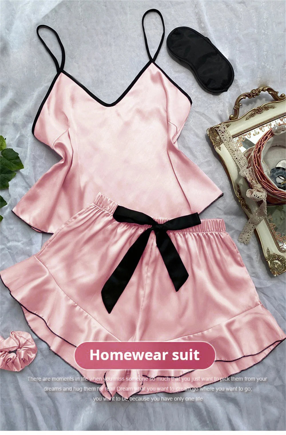 Pijamas femininos de satin lisos com camiseta em V, bordas com babados e shorts com laço. Conjunto de pijamas simples e respirável para casa.