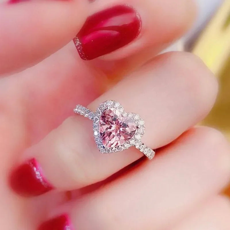 Novo anel de zircônia em liga de moda rosa com amor inlay, joia de noivado feminina