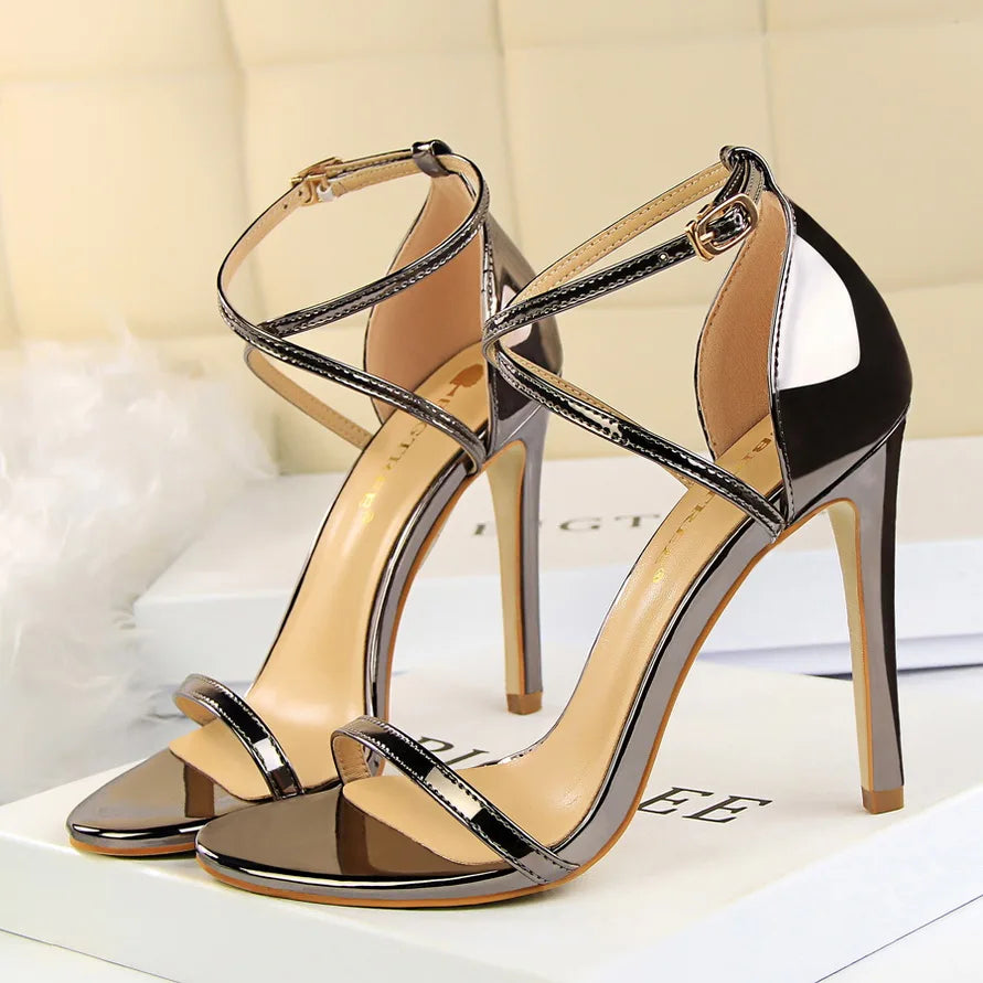 Sandálias gladiadoras femininas com salto alto de 8cm e 11cm, rasteirinhas de verão, sapatos stiletto de stripper em ouro champanhe.