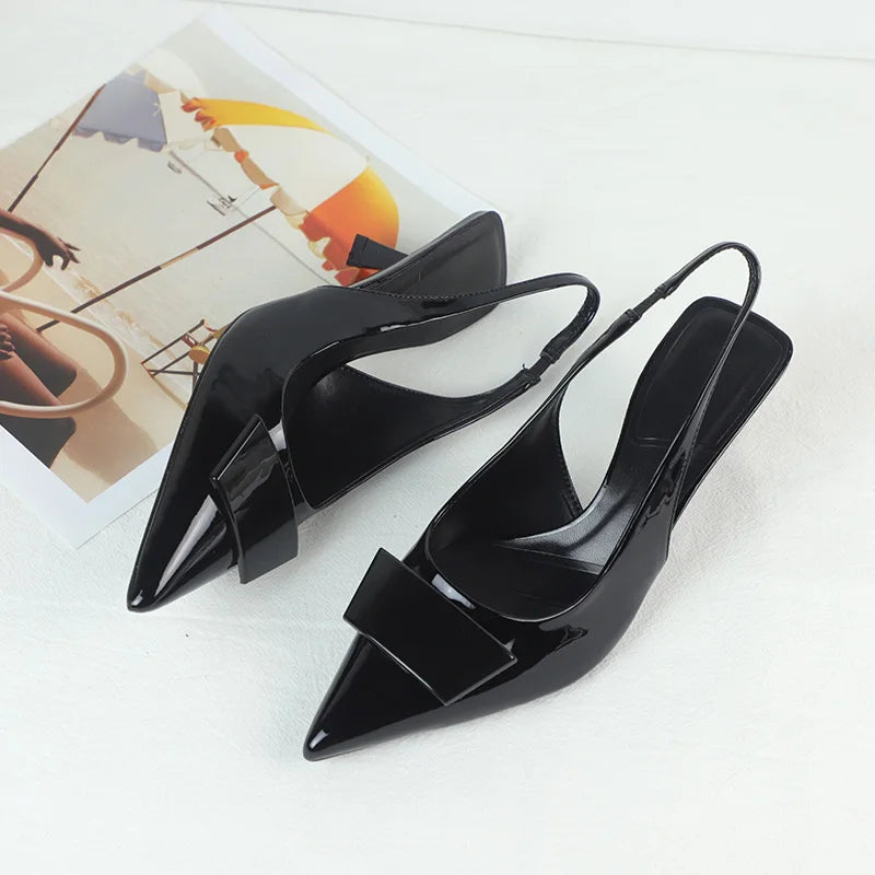 Sapatos de Negócios de Moda para Mulheres Sandálias Slingback Pretas de Couro Laqueado com Design Simples Verão 2025