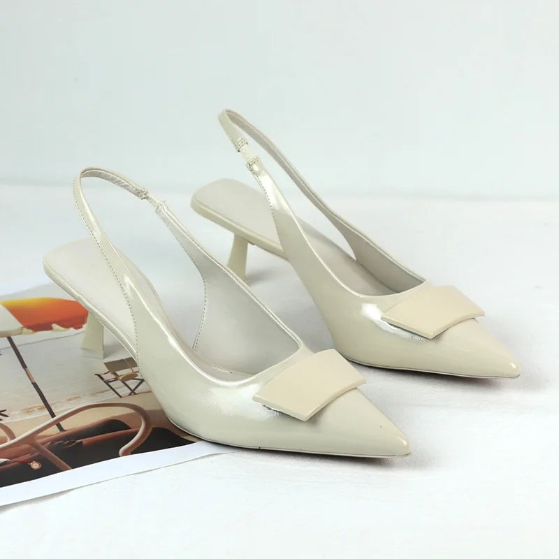 Sapatos de Negócios de Moda para Mulheres Sandálias Slingback Pretas de Couro Laqueado com Design Simples Verão 2025