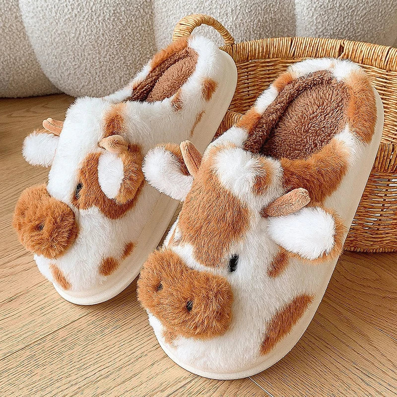 Pantufas de vaca de pelúcia para o inverno novo 2024, mulheres, slides de casa antiderrapantes, sapatos femininos macios com cobertura para os dedos, sapatilhas de algodão para o lar.