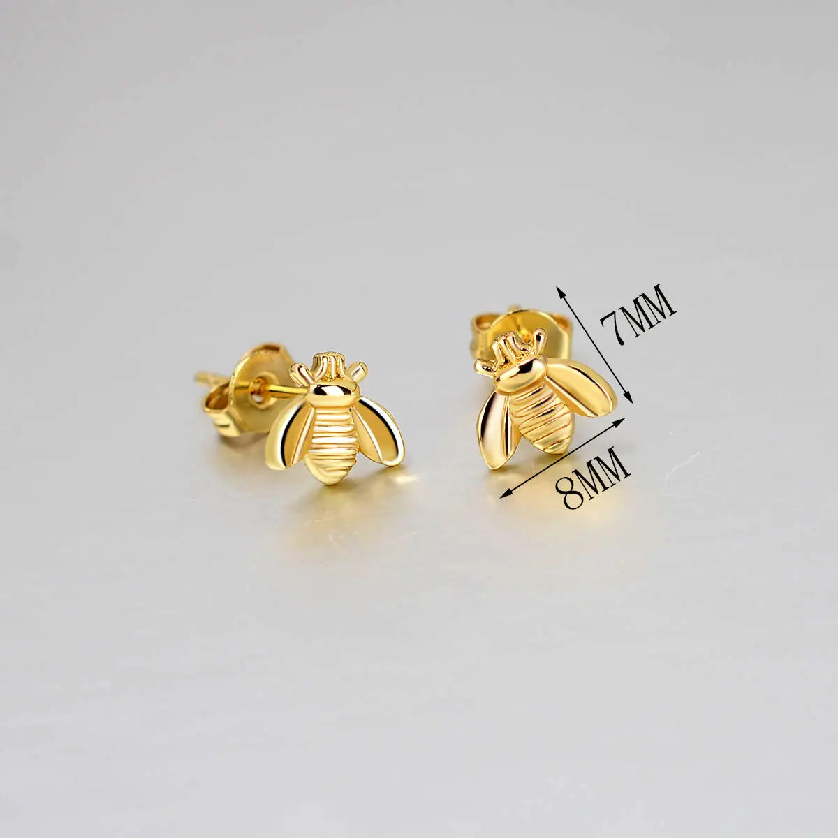 Brincos de Estudo de Inseto Fashion Cute - Brincos de Abelha Bumble Pequenos em Cor Dourada, Mini Rainha Abelha, Acessórios de Joias para Mulheres em Festa